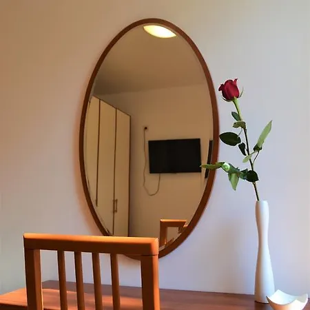 Sunny Apartment *