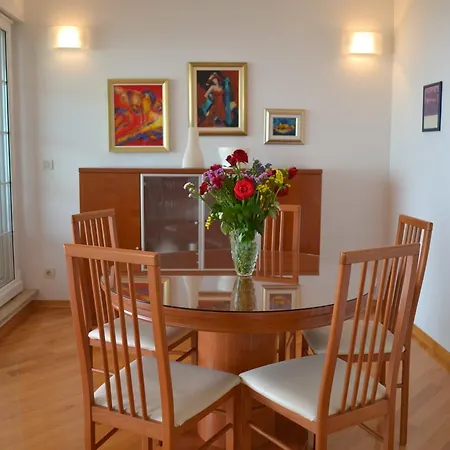 Sunny Apartment *